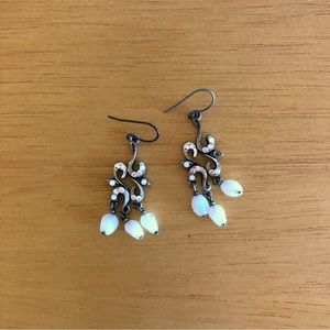 Chandelier earrings